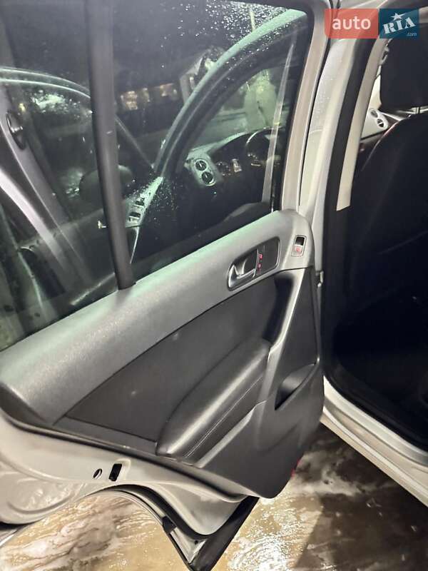 Внедорожник / Кроссовер Volkswagen Tiguan 2011 в Черновцах фото 9 Внедорожник / Кроссовер Volkswagen Tiguan 2011 в Черновцах