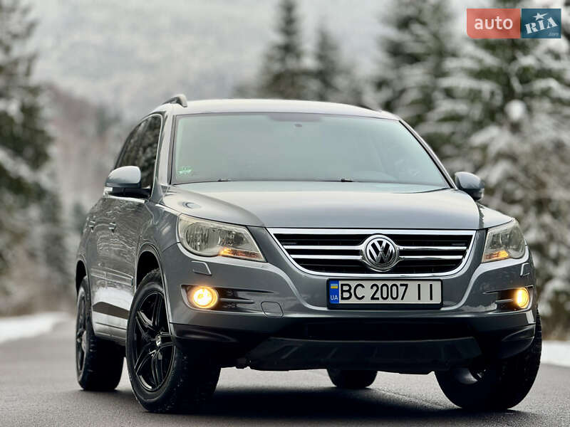 Внедорожник / Кроссовер Volkswagen Tiguan 2010 в Межгорье