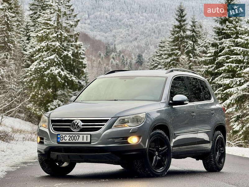 Внедорожник / Кроссовер Volkswagen Tiguan 2010 в Межгорье