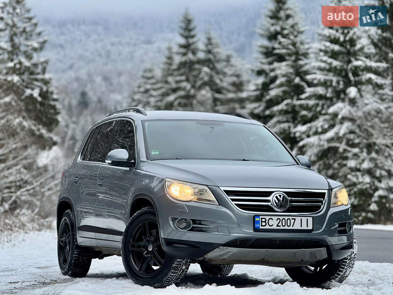 Внедорожник / Кроссовер Volkswagen Tiguan 2010 в Межгорье