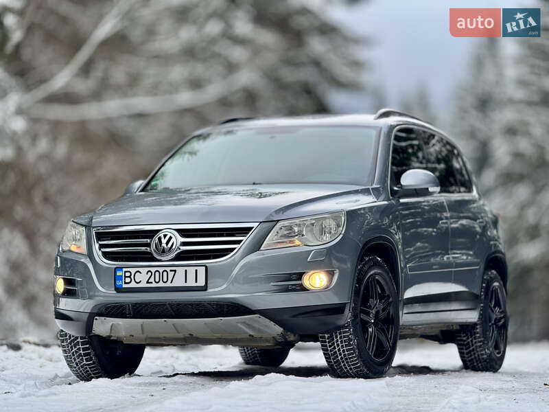 Внедорожник / Кроссовер Volkswagen Tiguan 2010 в Межгорье