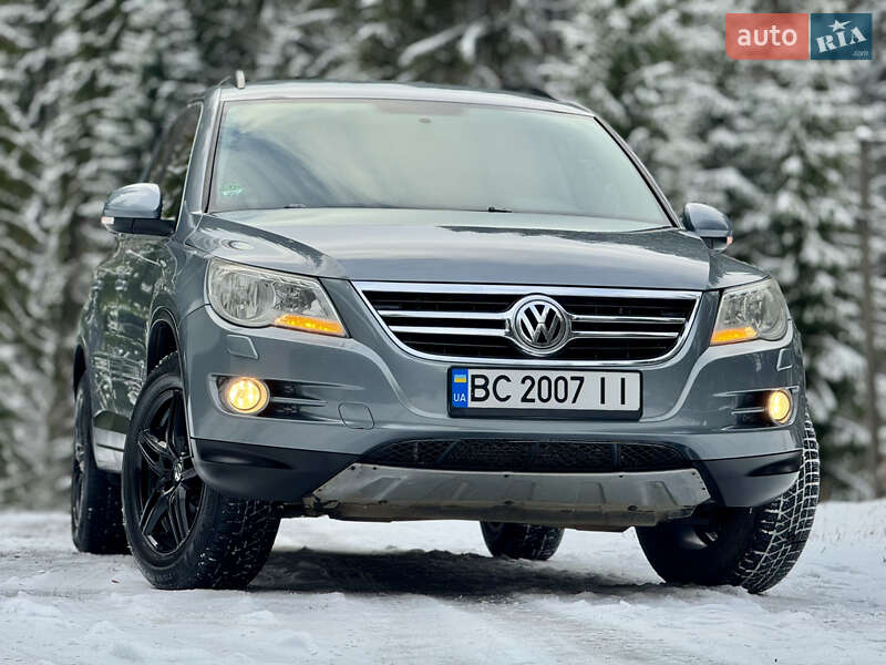 Внедорожник / Кроссовер Volkswagen Tiguan 2010 в Межгорье