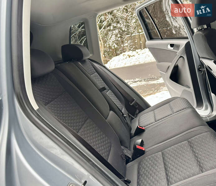 Внедорожник / Кроссовер Volkswagen Tiguan 2010 в Межгорье