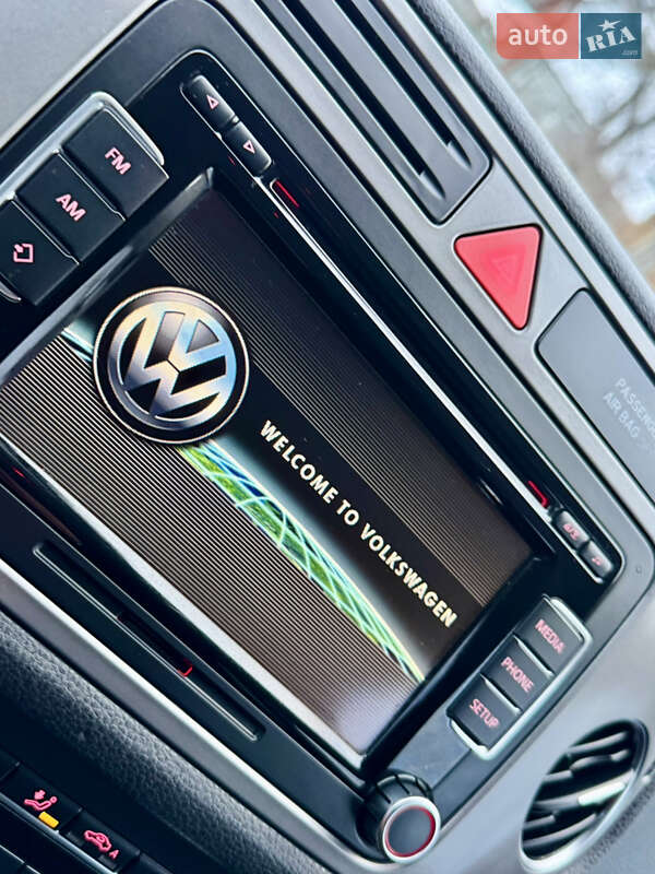 Внедорожник / Кроссовер Volkswagen Tiguan 2010 в Межгорье