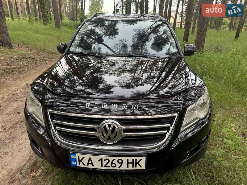 Внедорожник / Кроссовер Volkswagen Tiguan 2010 в Броварах