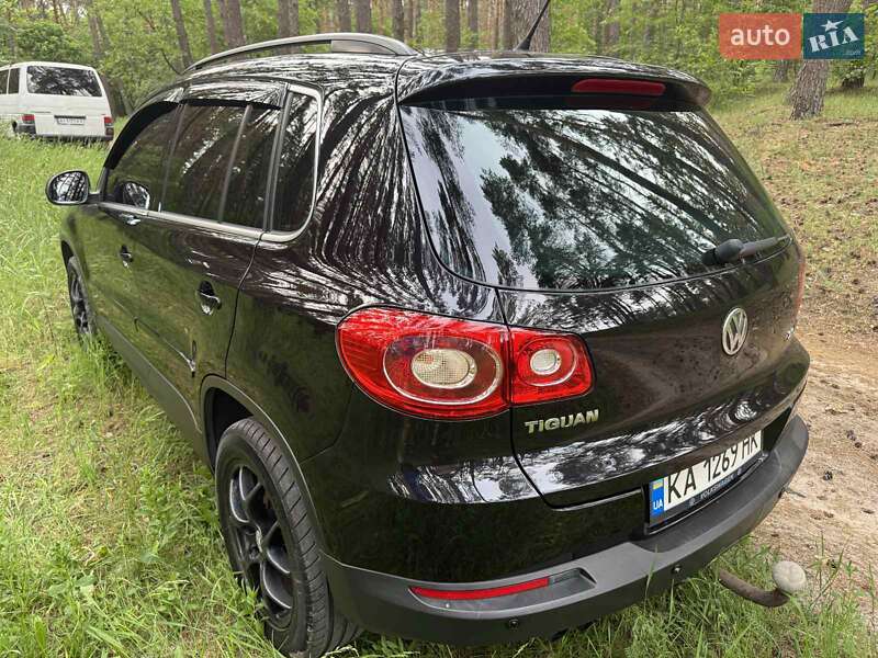 Внедорожник / Кроссовер Volkswagen Tiguan 2010 в Броварах