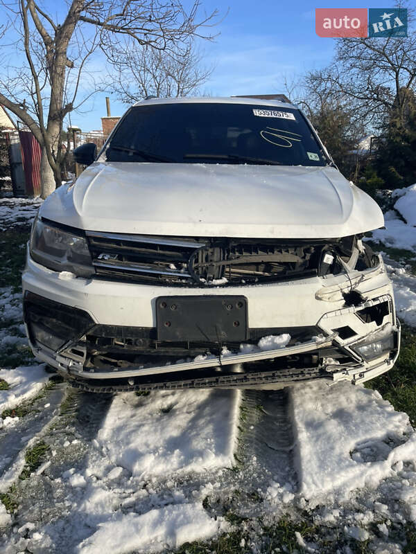 Внедорожник / Кроссовер Volkswagen Tiguan 2021 в Львове