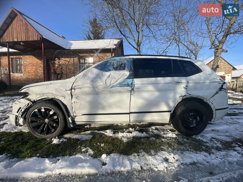 Внедорожник / Кроссовер Volkswagen Tiguan 2021 в Львове