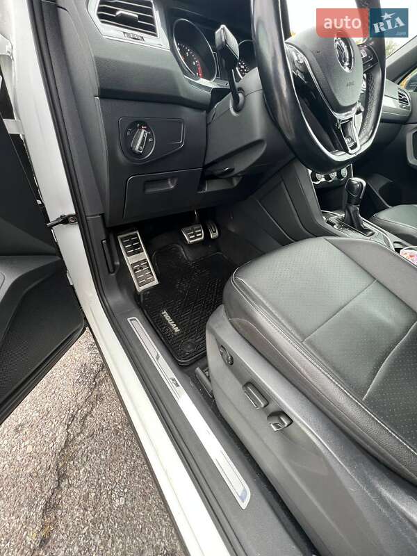 Внедорожник / Кроссовер Volkswagen Tiguan 2019 в Львове