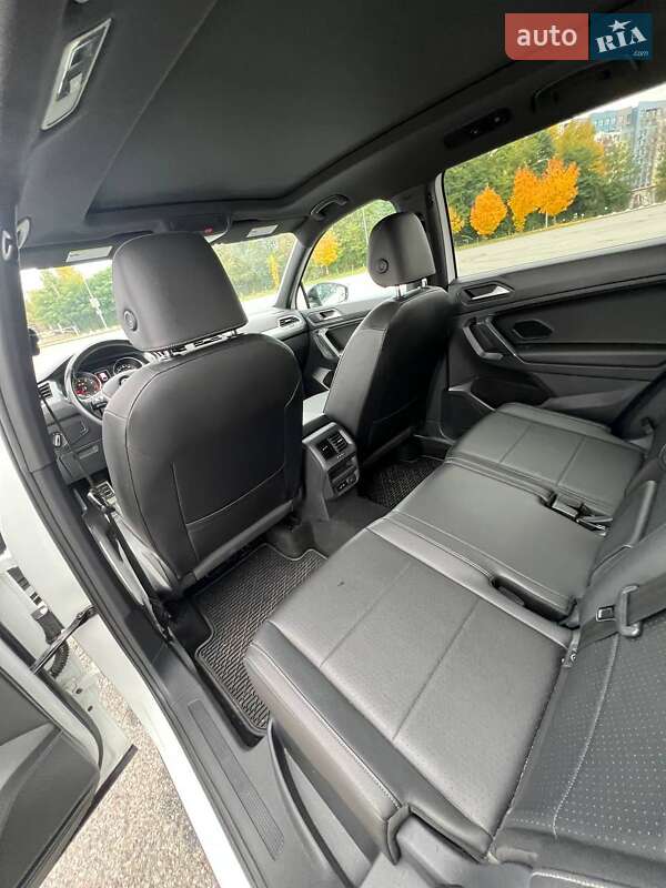 Внедорожник / Кроссовер Volkswagen Tiguan 2019 в Львове