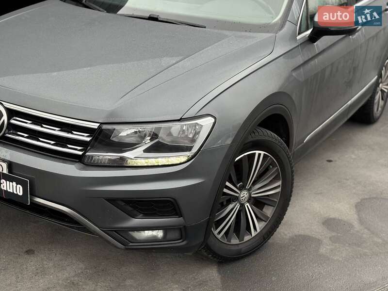 Внедорожник / Кроссовер Volkswagen Tiguan 2017 в Ровно