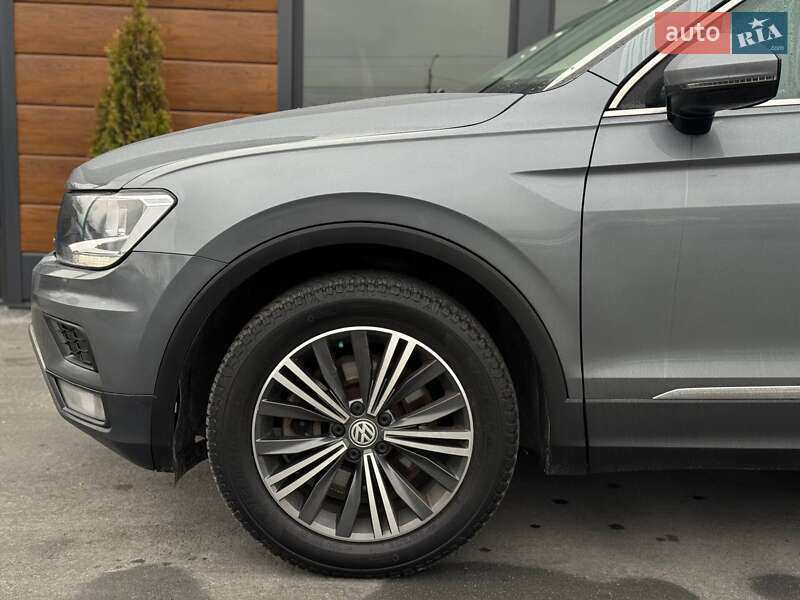 Внедорожник / Кроссовер Volkswagen Tiguan 2017 в Ровно