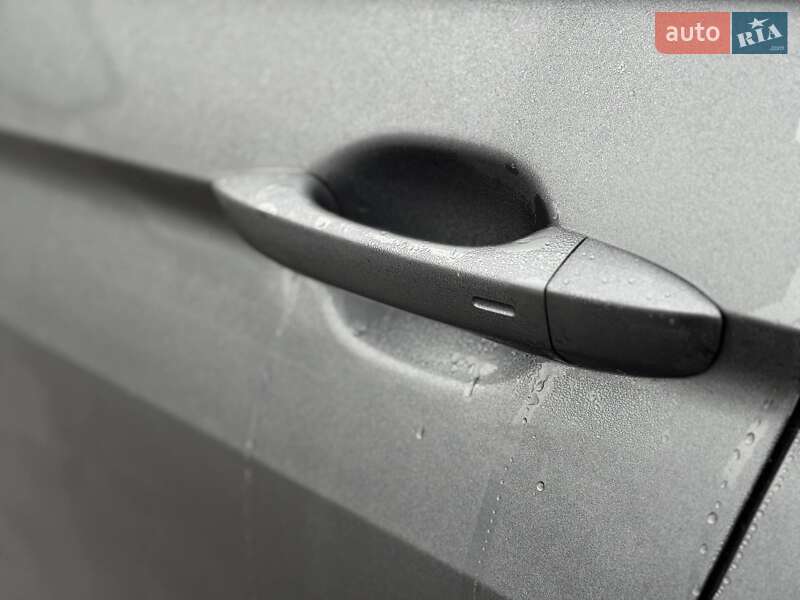 Внедорожник / Кроссовер Volkswagen Tiguan 2017 в Ровно