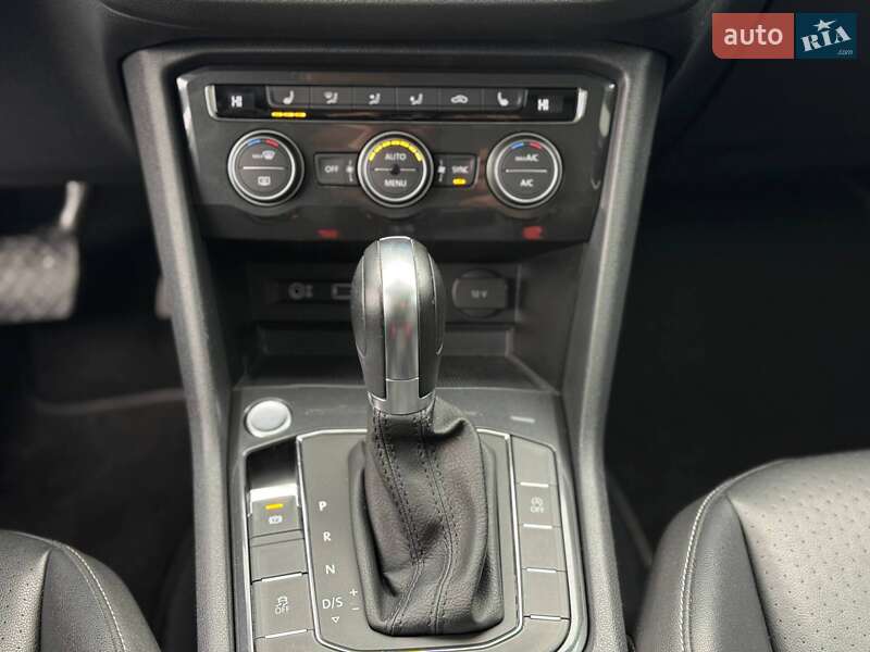 Внедорожник / Кроссовер Volkswagen Tiguan 2017 в Ровно