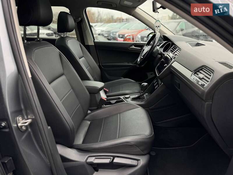 Внедорожник / Кроссовер Volkswagen Tiguan 2017 в Ровно