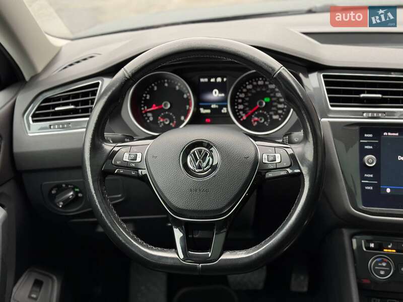 Внедорожник / Кроссовер Volkswagen Tiguan 2017 в Ровно