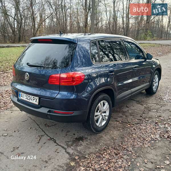 Внедорожник / Кроссовер Volkswagen Tiguan 2013 в Синельниково
