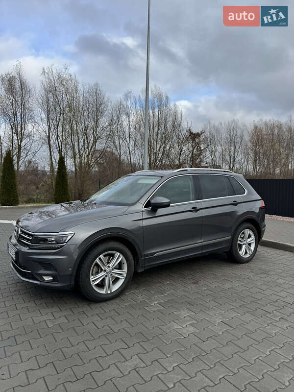 Внедорожник / Кроссовер Volkswagen Tiguan 2018 в Хмельницком