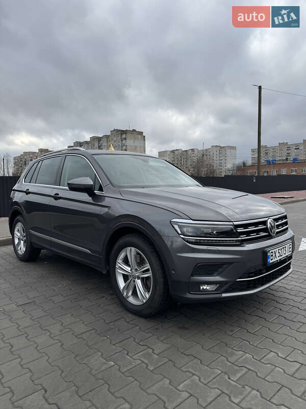 Внедорожник / Кроссовер Volkswagen Tiguan 2018 в Хмельницком