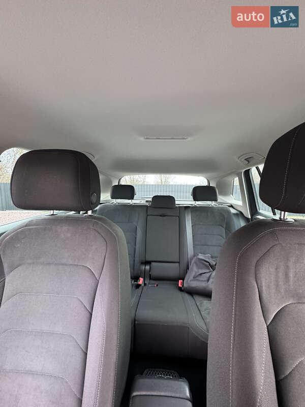 Внедорожник / Кроссовер Volkswagen Tiguan 2018 в Хмельницком