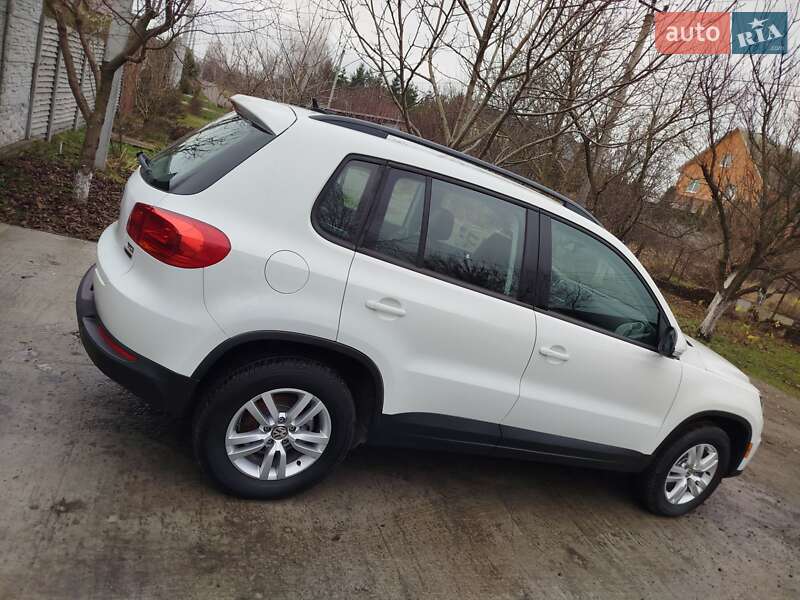Внедорожник / Кроссовер Volkswagen Tiguan 2016 в Киеве