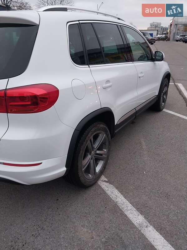 Внедорожник / Кроссовер Volkswagen Tiguan 2016 в Львове фото 4 Внедорожник / Кроссовер Volkswagen Tiguan 2016 в Львове