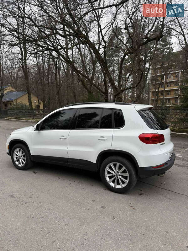 Внедорожник / Кроссовер Volkswagen Tiguan 2015 в Хмельнике