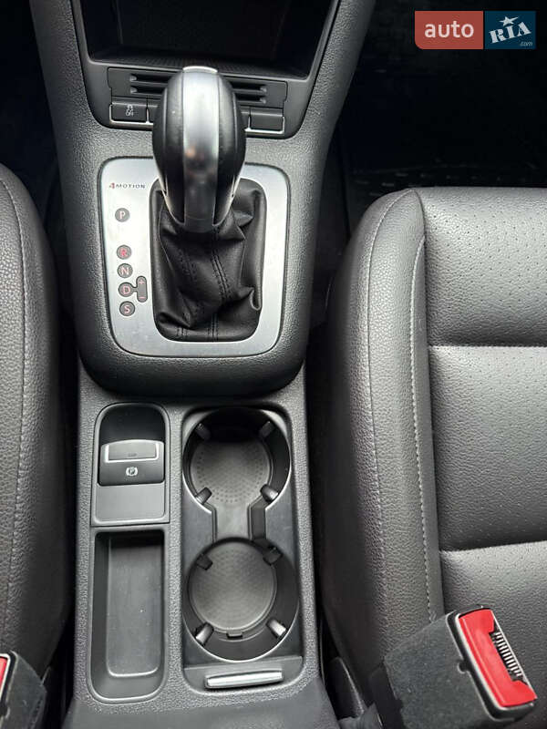 Внедорожник / Кроссовер Volkswagen Tiguan 2015 в Хмельнике