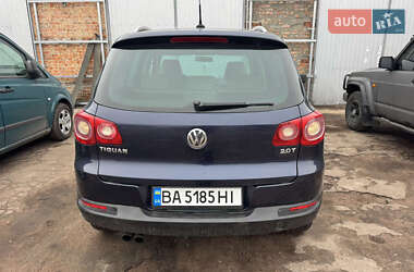 Позашляховик / Кросовер Volkswagen Tiguan 2010 в Києві