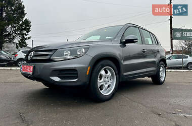 Внедорожник / Кроссовер Volkswagen Tiguan 2016 в Полтаве
