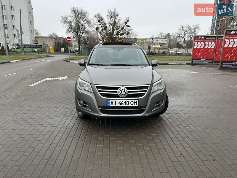 Позашляховик / Кросовер Volkswagen Tiguan 2011 в Києві