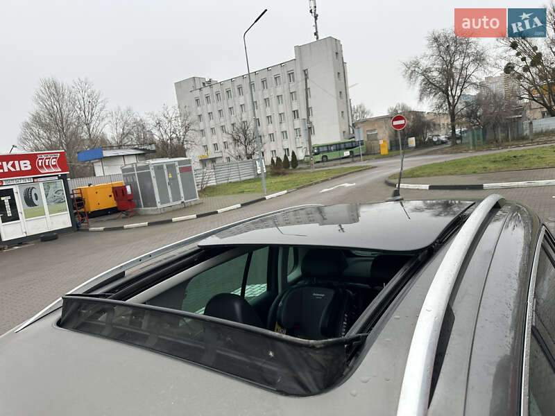 Позашляховик / Кросовер Volkswagen Tiguan 2011 в Києві