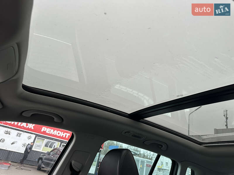 Позашляховик / Кросовер Volkswagen Tiguan 2011 в Києві