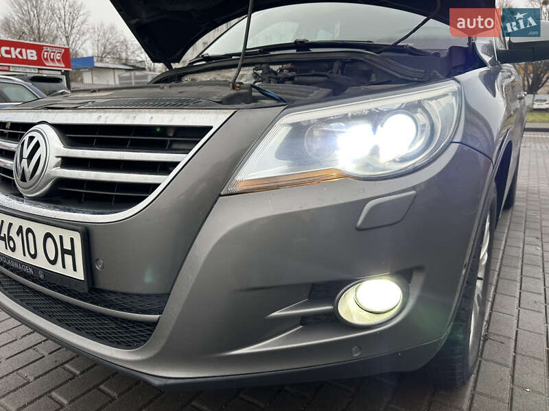 Позашляховик / Кросовер Volkswagen Tiguan 2011 в Києві