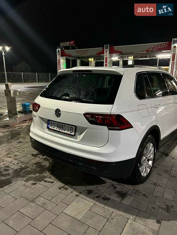 Позашляховик / Кросовер Volkswagen Tiguan 2020 в Хусті