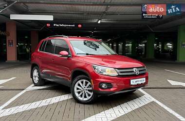 Позашляховик / Кросовер Volkswagen Tiguan 2015 в Києві