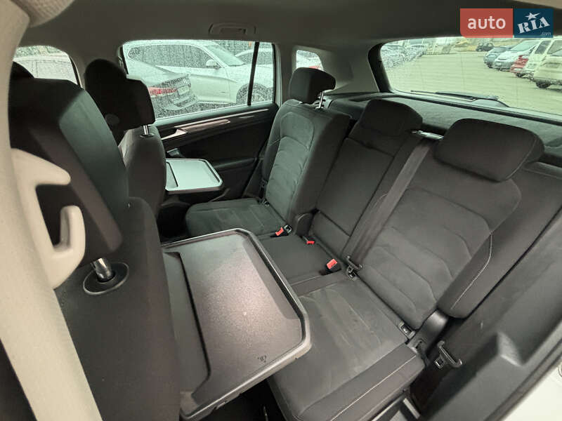 Внедорожник / Кроссовер Volkswagen Tiguan 2017 в Киеве фото 51 Внедорожник / Кроссовер Volkswagen Tiguan 2017 в Киеве