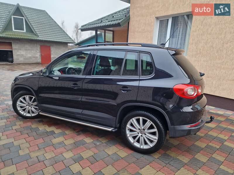 Внедорожник / Кроссовер Volkswagen Tiguan 2008 в Владимирце