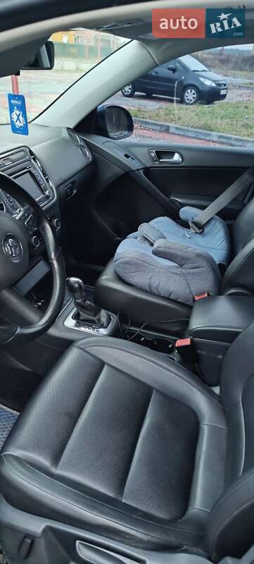 Внедорожник / Кроссовер Volkswagen Tiguan 2011 в Буче