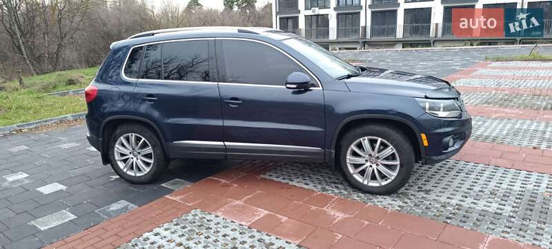 Внедорожник / Кроссовер Volkswagen Tiguan 2011 в Буче