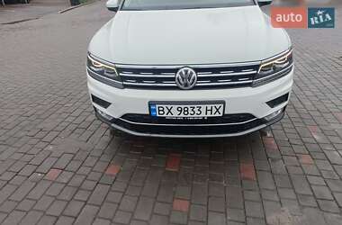 Внедорожник / Кроссовер Volkswagen Tiguan 2017 в Хмельницком
