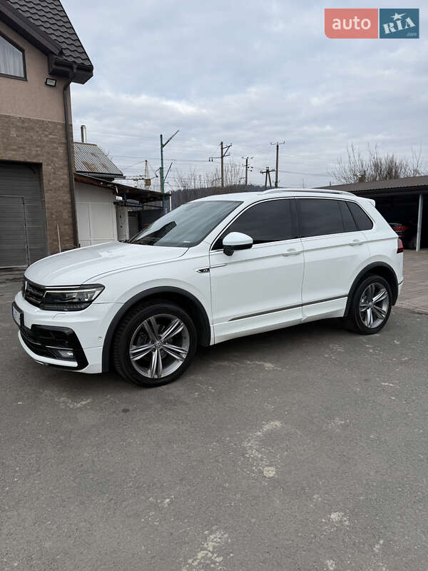 Внедорожник / Кроссовер Volkswagen Tiguan 2017 в Мукачево