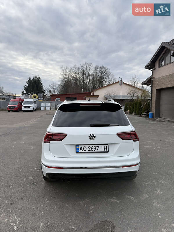 Внедорожник / Кроссовер Volkswagen Tiguan 2017 в Мукачево