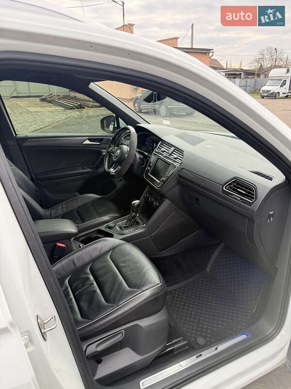 Внедорожник / Кроссовер Volkswagen Tiguan 2017 в Мукачево