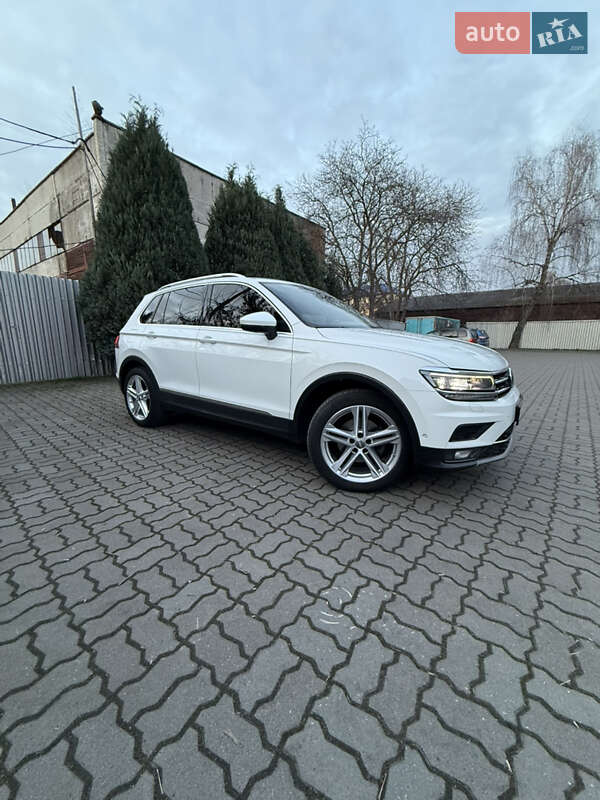 Внедорожник / Кроссовер Volkswagen Tiguan 2017 в Луцке