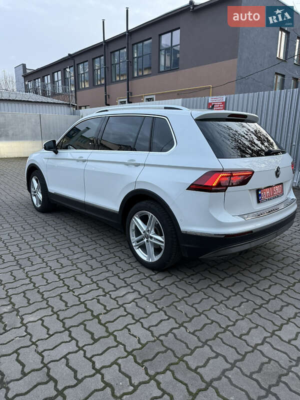 Внедорожник / Кроссовер Volkswagen Tiguan 2017 в Луцке