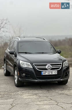 Позашляховик / Кросовер Volkswagen Tiguan 2010 в Запоріжжі