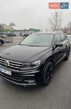 Позашляховик / Кросовер Volkswagen Tiguan 2018 в Києві