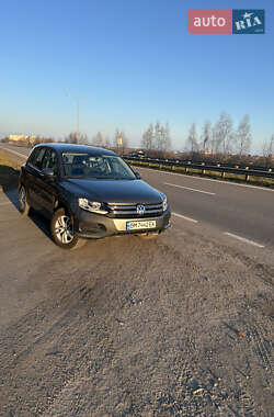 Внедорожник / Кроссовер Volkswagen Tiguan 2012 в Сумах