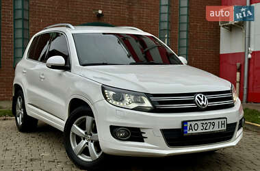 Внедорожник / Кроссовер Volkswagen Tiguan 2011 в Ужгороде